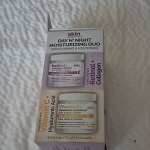 Essentials Day N Night Moisturizing Duo - Vitamin C Retinol Collagen Blend
